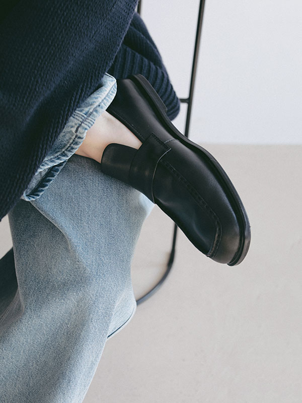 ソフトレザースクエアローファー