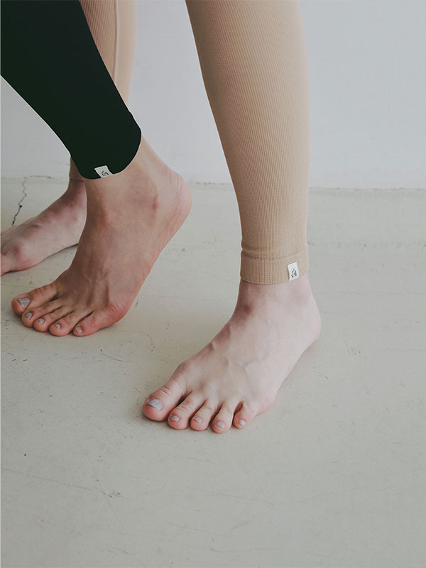 AMPHI×ETRE TOKYOフィットハイウエストレギンス