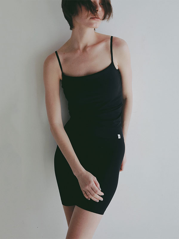 AMPHI×ETRE TOKYOフィットカップインキャミソール