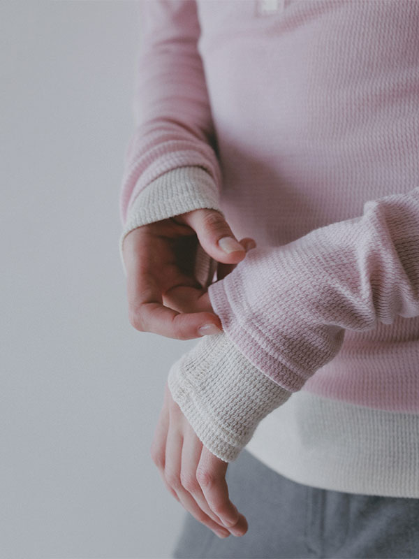 シアーワッフルヘンリーネックプルオーバー