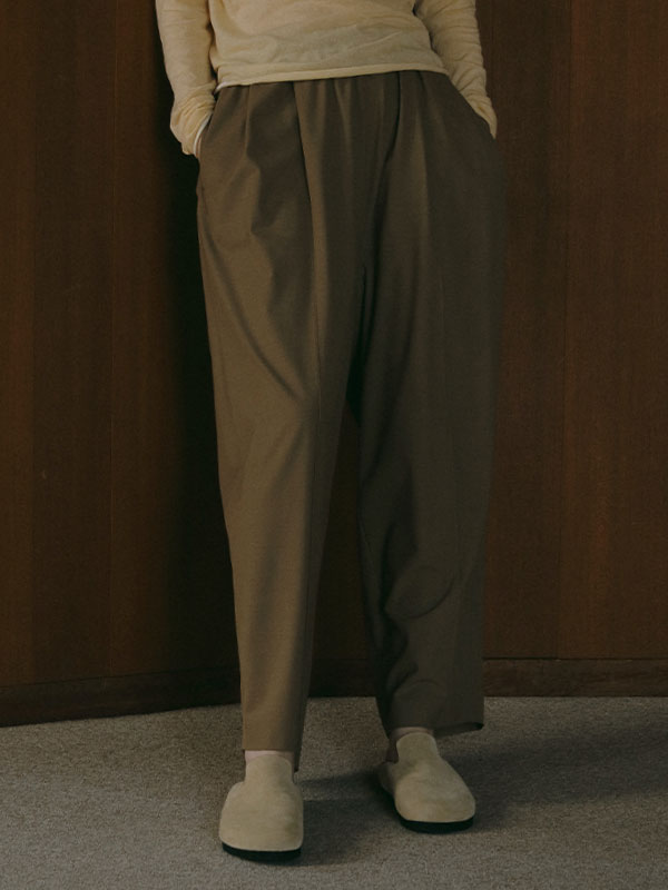 即完品 エトレトウキョウ ピンタックイージーパンツ M ベージュ ETRE