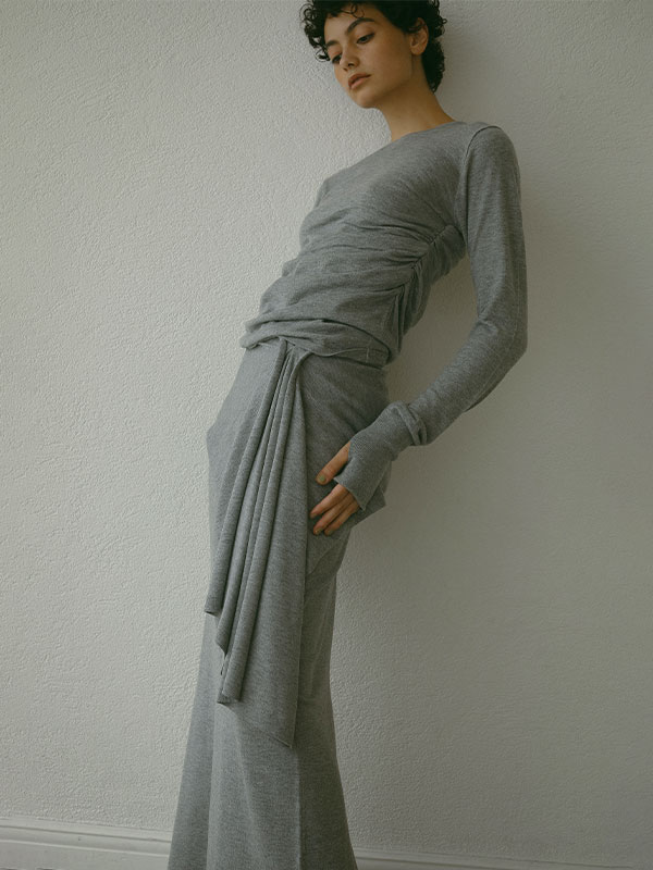 2ピースニットIラインスカート