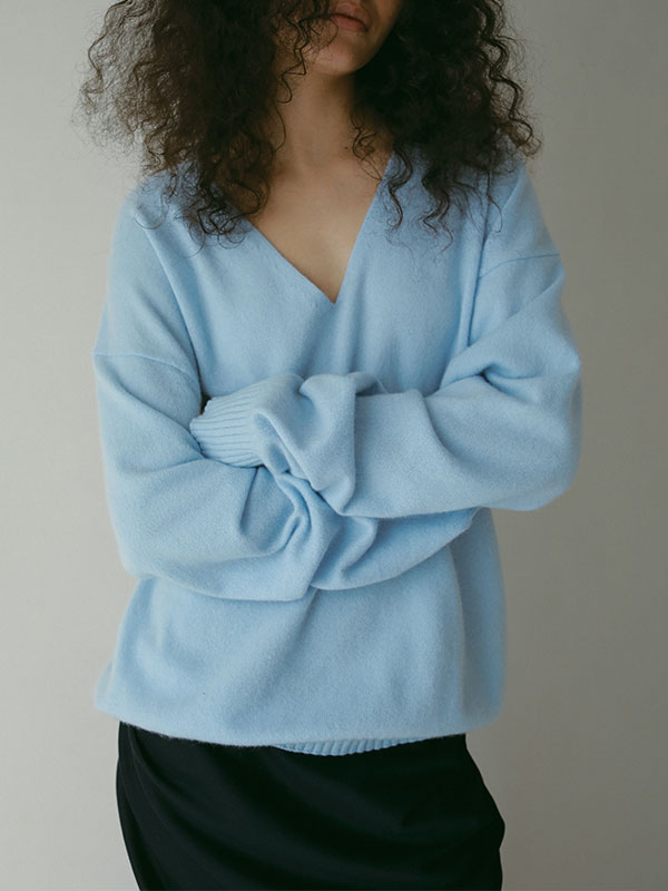 Vネックカシミヤニットプルオーバー(F GREY): トップス │ ETRE
