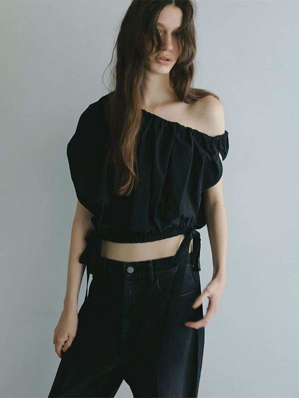 タックギャザーショートブラウス