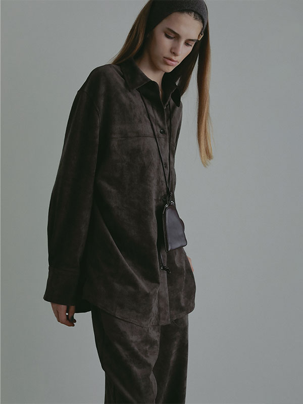 【新品】ETRE TOKYO フェイクスウェードオーバーサイズシャツ フェイクスウェードオーバーサイズシャツ(F CAMEL): トップス │ ETRE