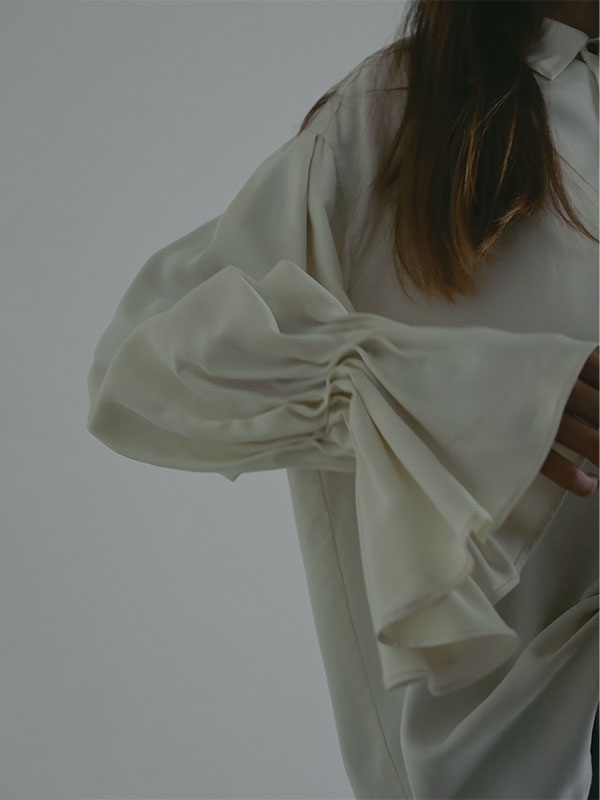 キャンディースリーブシルキーシャツ