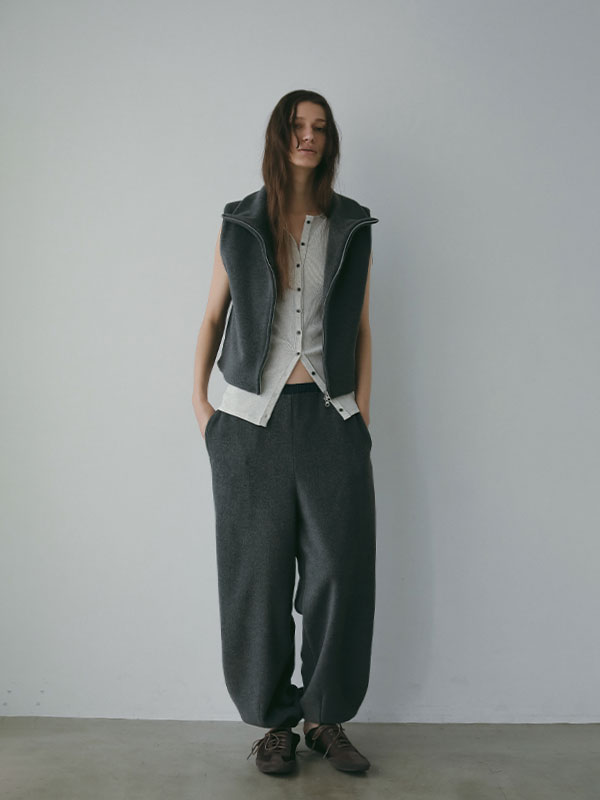 マットサテンローカットスニーカー