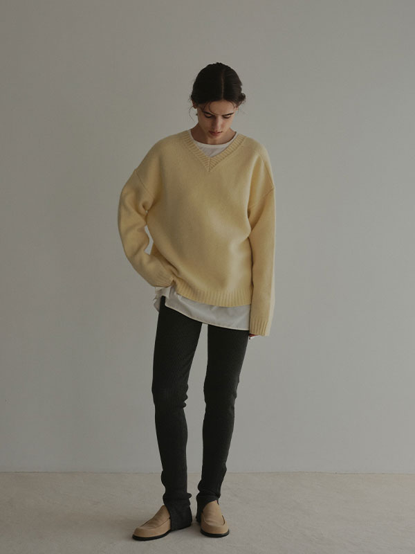 クルーネックオーバーサイズプルオーバー