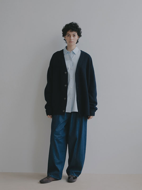 ミドルゲージＶネックニットカーディガン