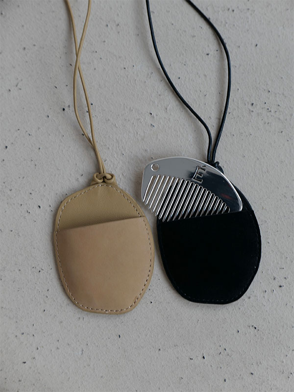 ネックコードコームネックチャーム