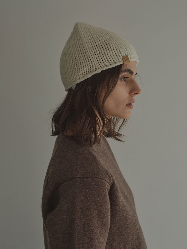 バルキーヤーンハンドニットキャップ