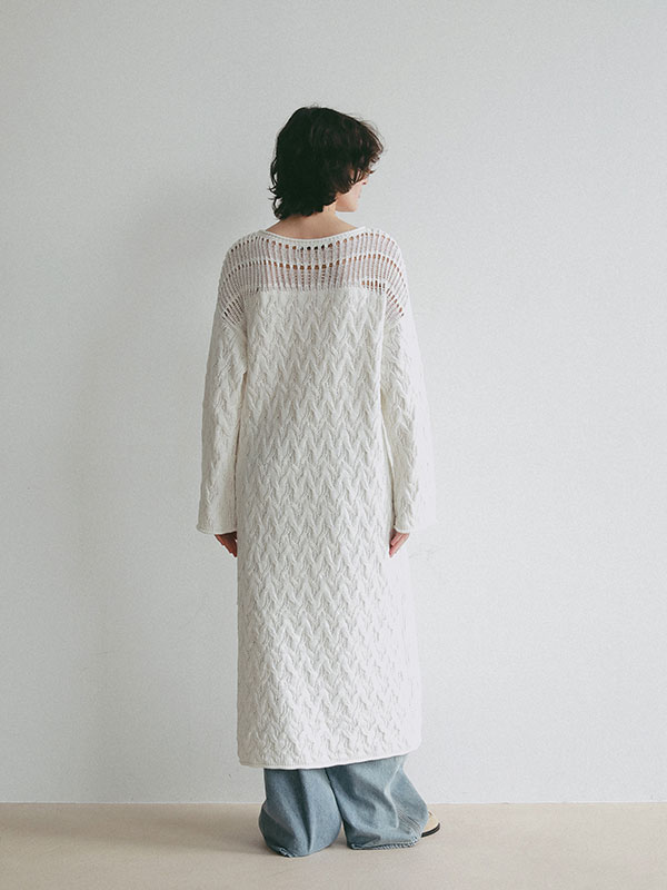 コードヤーンケーブルニットワンピース