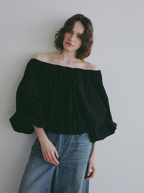 オフショルダーボリュームスリーブブラウス