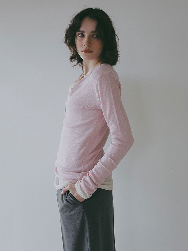 シアーワッフルヘンリーネックプルオーバー