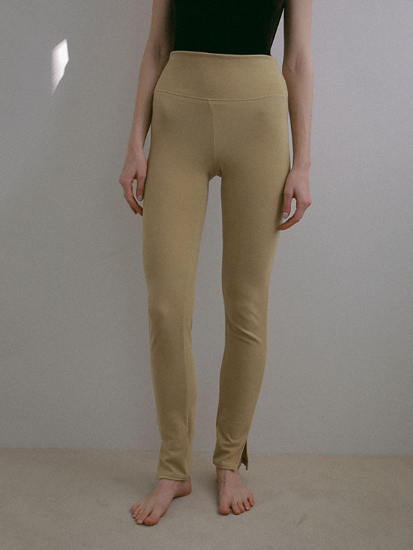 サイドスリットパイルレギンス