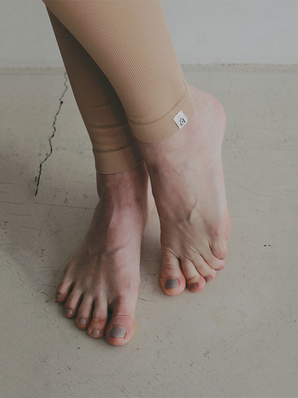 AMPHI×ETRE TOKYOフィットハイウエストレギンス