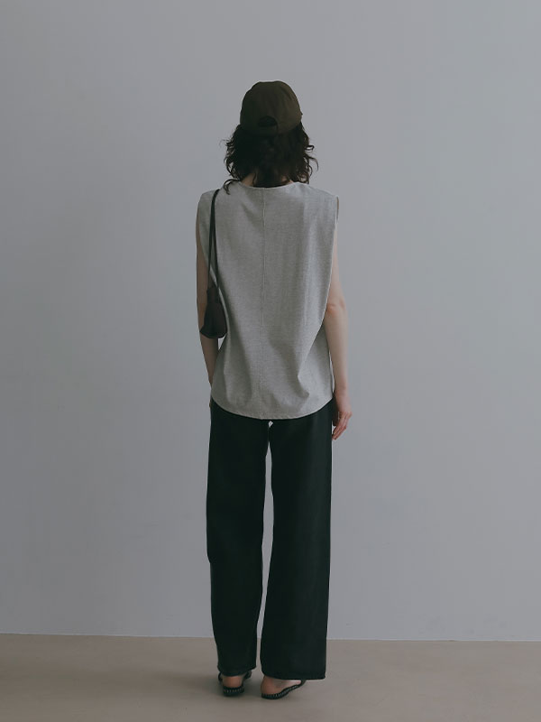 ショルダータックスリーブレスプルオーバー