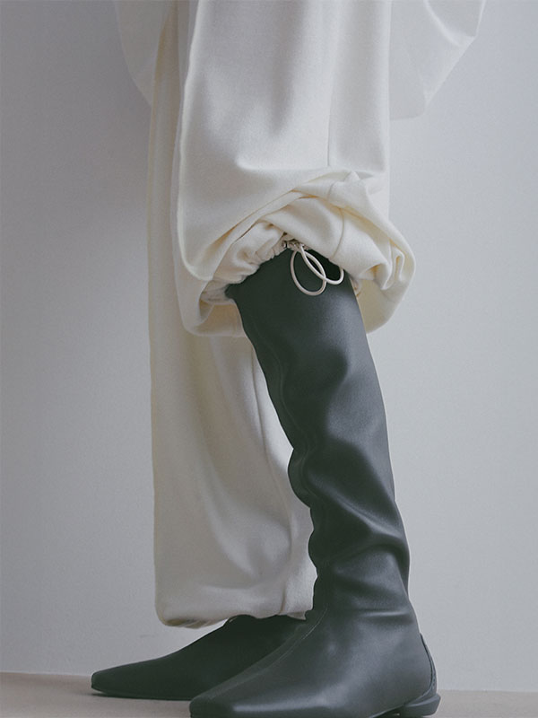 SHISEI SKINY BOOTS