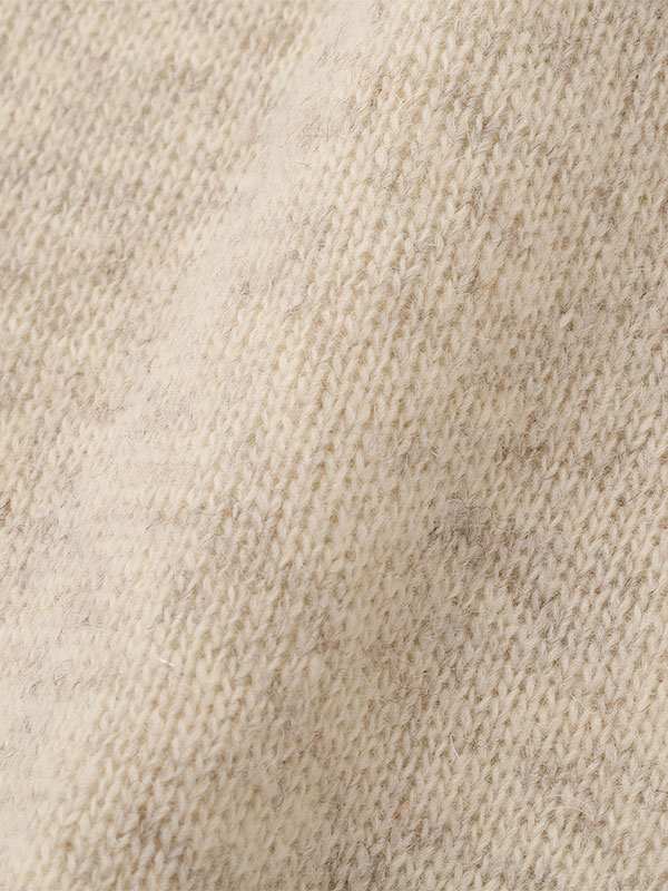 フラッフィーVネックプルオーバー