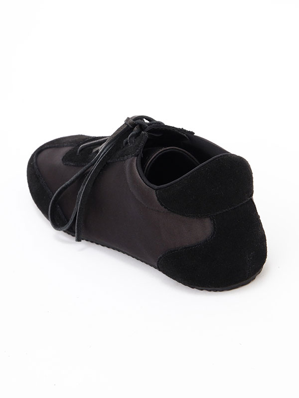 マットサテンローカットスニーカー