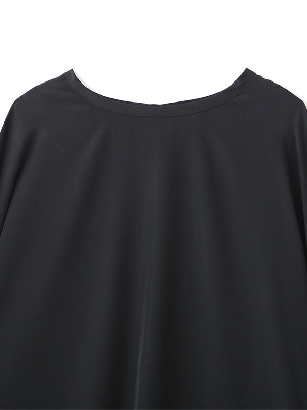 クルーネックオーバーサイズプルオーバー