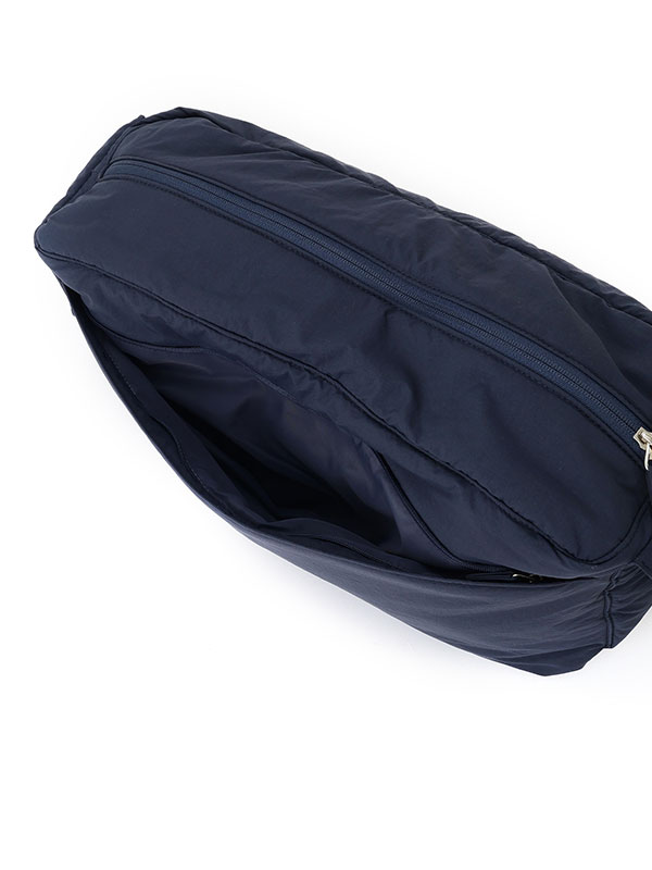 Marmot×ETRE TOKYO PERTEXパディングショルダーバック