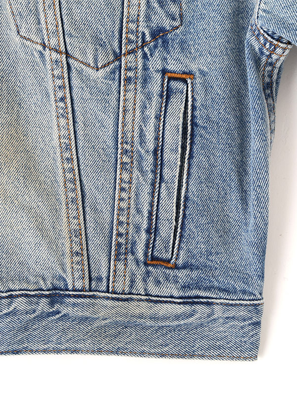 LEVIS SHRUNKEN 90S TRUCKER