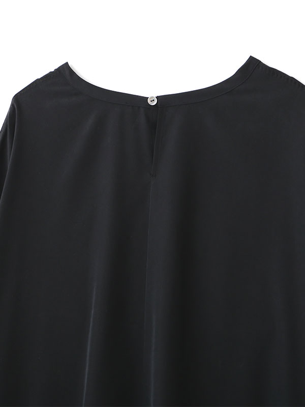 クルーネックオーバーサイズプルオーバー