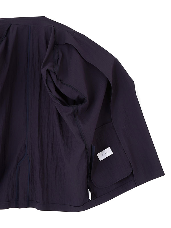 ナイロンエアリージャケット