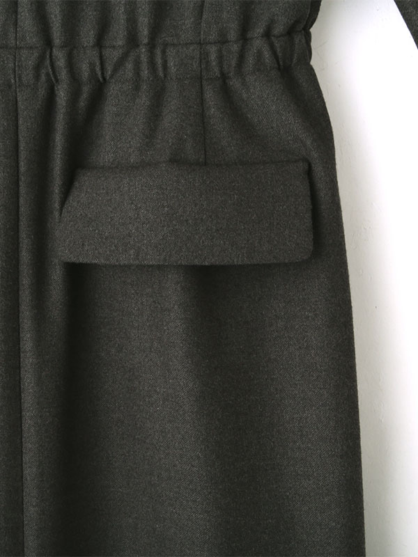 ウーステッドドレープネックワンピース