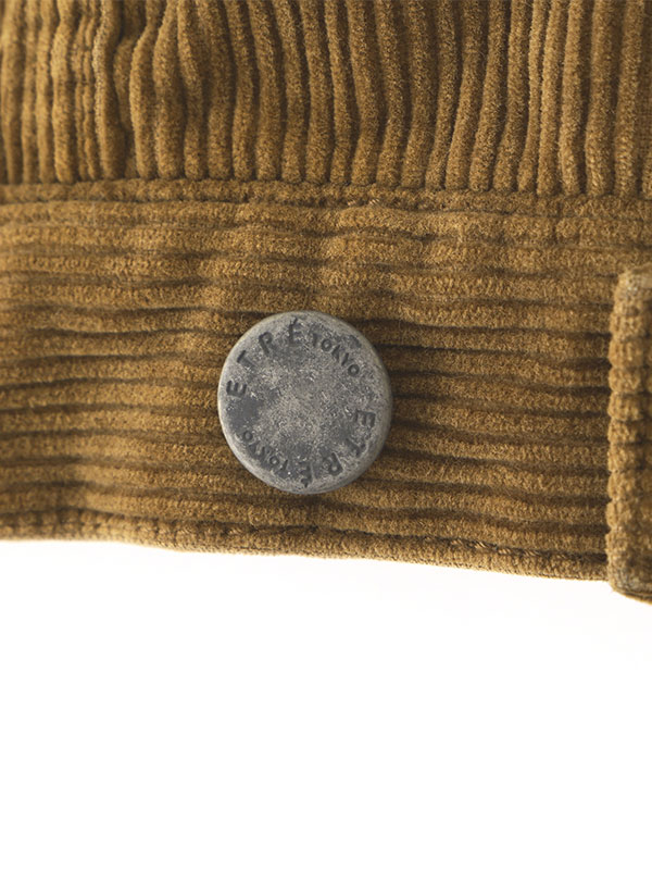 コンパクトトラッカージャケット