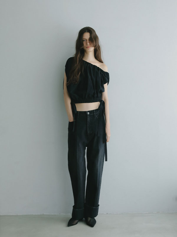 タックギャザーショートブラウス