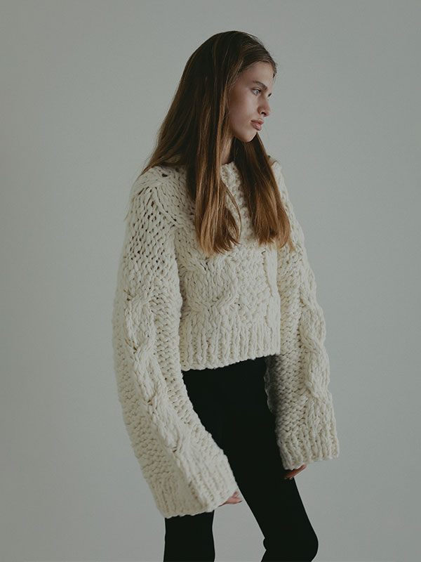 ハンドニットケーブルプルオーバー