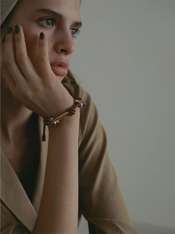 レザーコードバングル