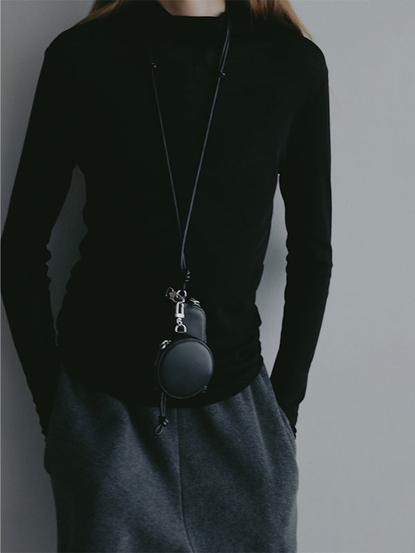 レザーコードマルチポーチ