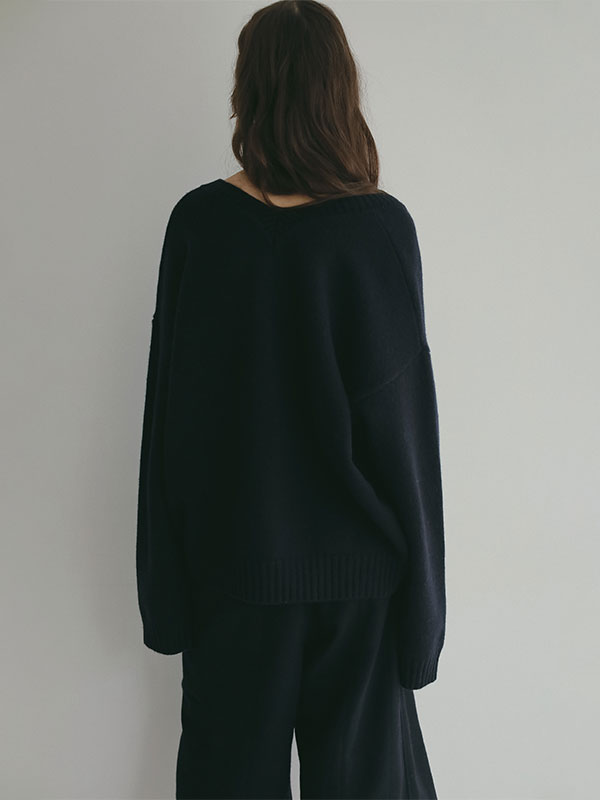 etretokyo Vネックルージーニットトップス ネイビー ハイネックニットトップス/ネイビー