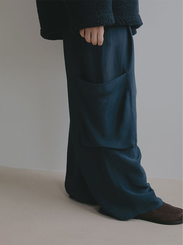 バックサテンリラクシーカーゴパンツ