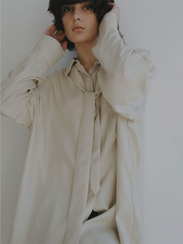 キュプラネクタイオーバーサイズシャツ