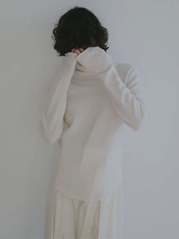 ウールカシミヤタートルネックニットプルオーバー