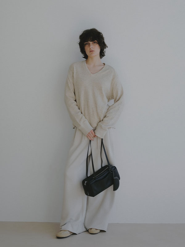 フラッフィーVネックプルオーバー