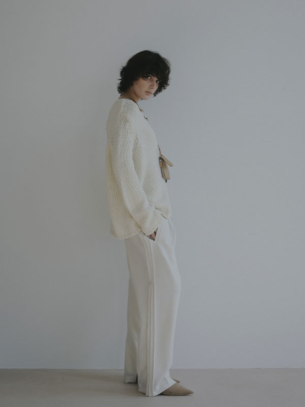 サイドピンタックラインリラクシーパンツ(S OFF WHITE): ボトムス