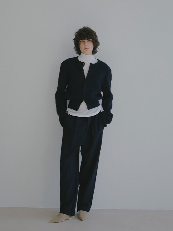 サイドピンタックラインリラクシーパンツ(S OFF WHITE): ボトムス