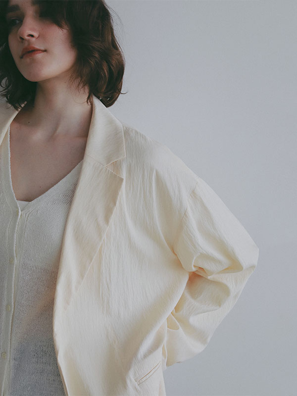 ナイロンエアリージャケット