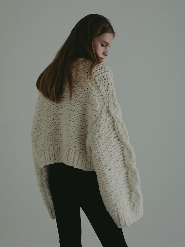 ハンドニットケーブルプルオーバー