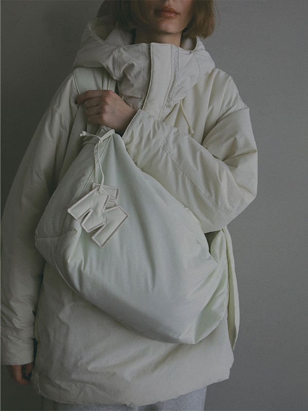 Marmot×ETRE TOKYO PERTEXパディングショルダーバック