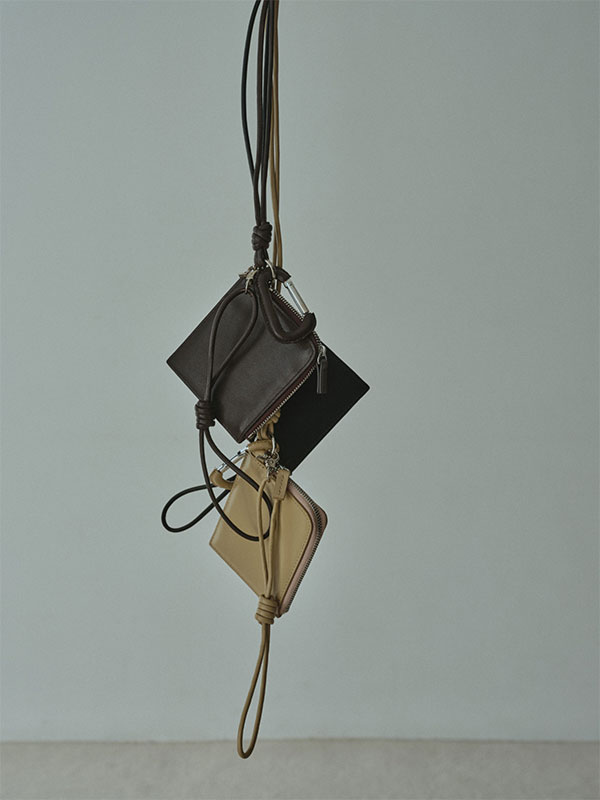 レザーコードカラビナスクエアパース