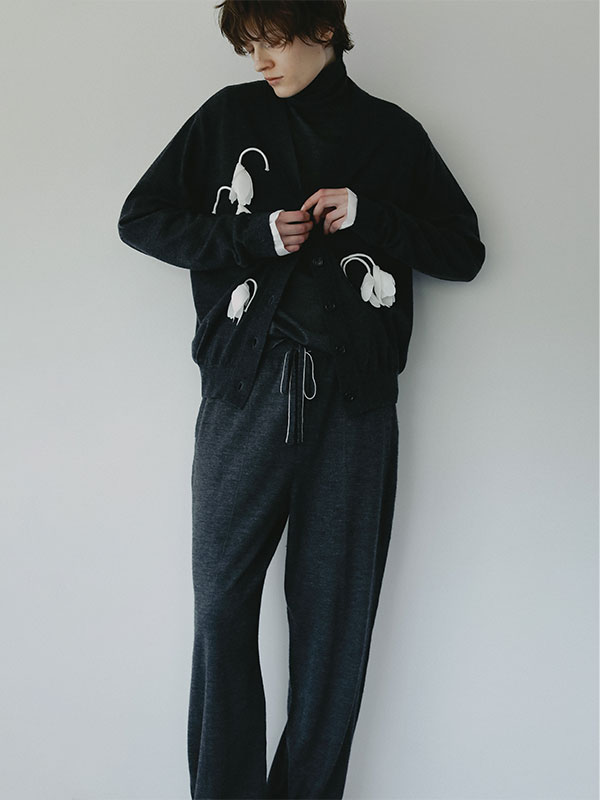 SANTEフラワーモチーフＶネックニットカーディガン