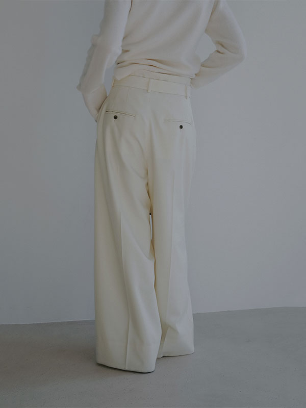 ベルテッドタックワイドパンツ