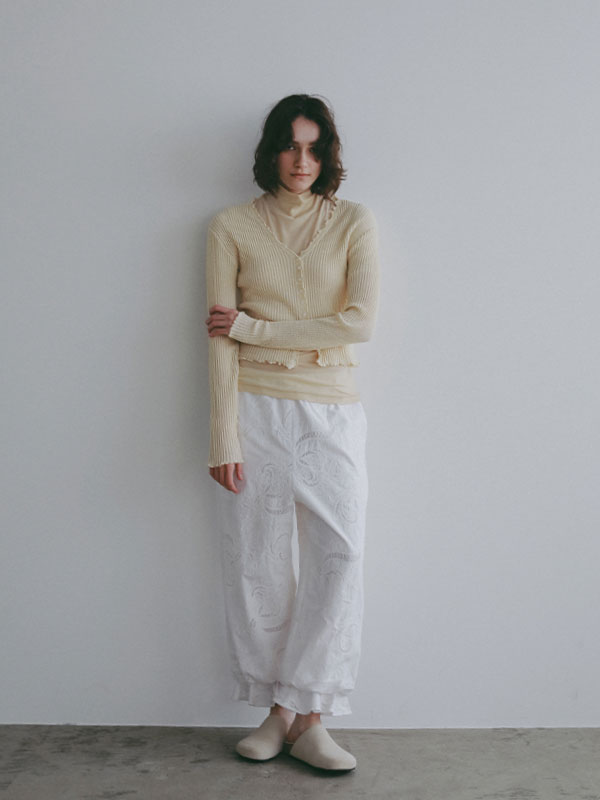 エンブロイダリーイージーパンツ