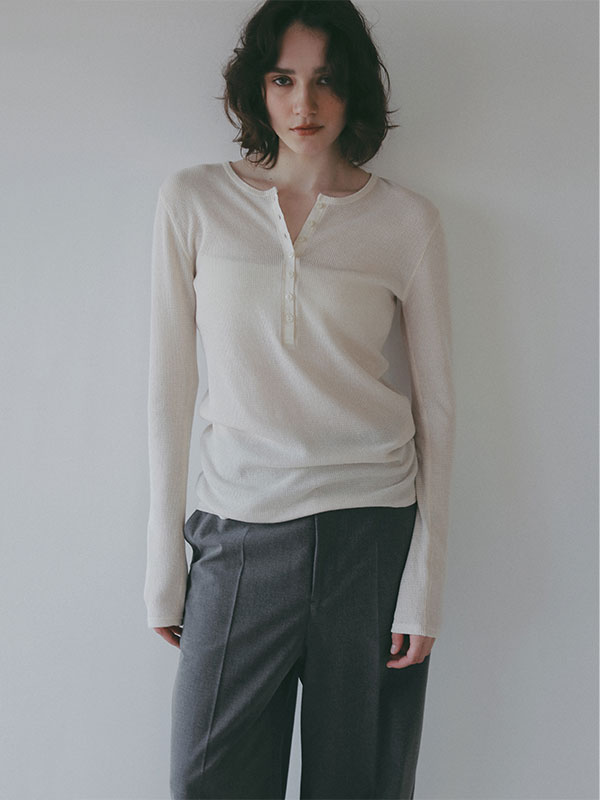 シアーワッフルヘンリーネックプルオーバー